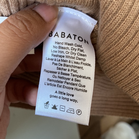 NWT Aritzia Criss Cross Knit - Picture 5 of 6